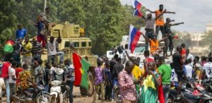 Burkina: des centaines de manifestants devant l’ambassade des Etats-Unis