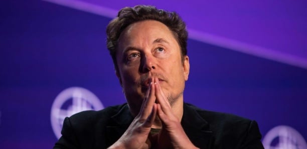 Twitter: Elon Musk officialise le passage à « X.com »