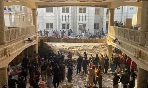 Pakistan: au moins 33 morts dans une explosion à l’intérieur d’une mosquée de Peshawar