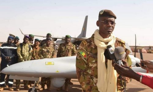 Colonel Sadio Camara aux groupes terroristes lors de la remise de nouveaux aéronefs à l’Armée de l’Air «….Soyez sûrs de ne jamais retrouver le repos… »