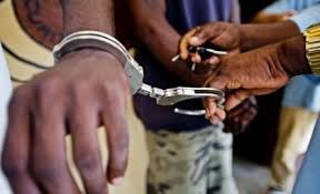 Détenus pour association de malfaiteurs, vol qualifie… : Boubacar Dembélé et Chiaka Arama écopent de 10 ans de prison, Mohamed Traoré acquitté
