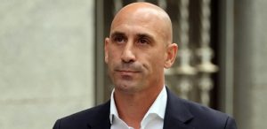 Affaire du baiser forcé: deux ans et demi de prison requis contre l’ex-patron du foot espagnol