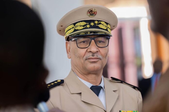 Général de Division El Hadji Gamou, Gouverneur de la Région de la Kidal : Au four et au moulin pour le retour des cadres de la région chez eux